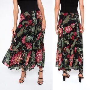 Brand New- South Moon Under GEORGIE Collection Tired Floral Maxi Skirt 🌺🌿
